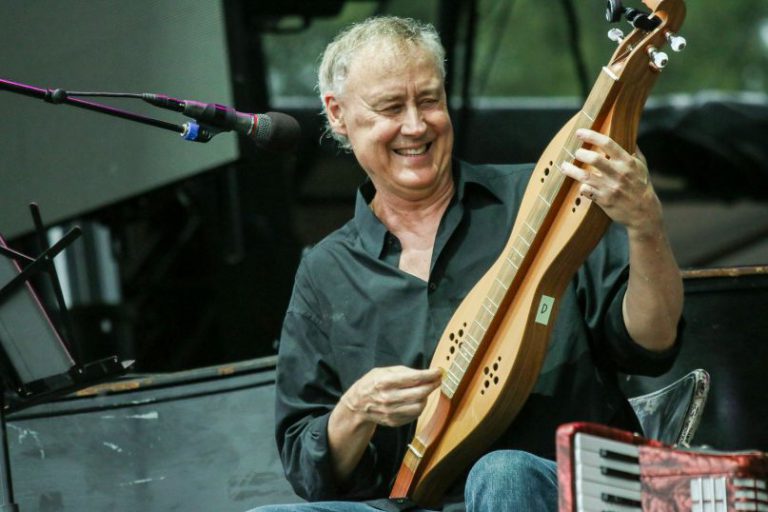 Bruce Hornsby I try to do something that has depth and gravitas that